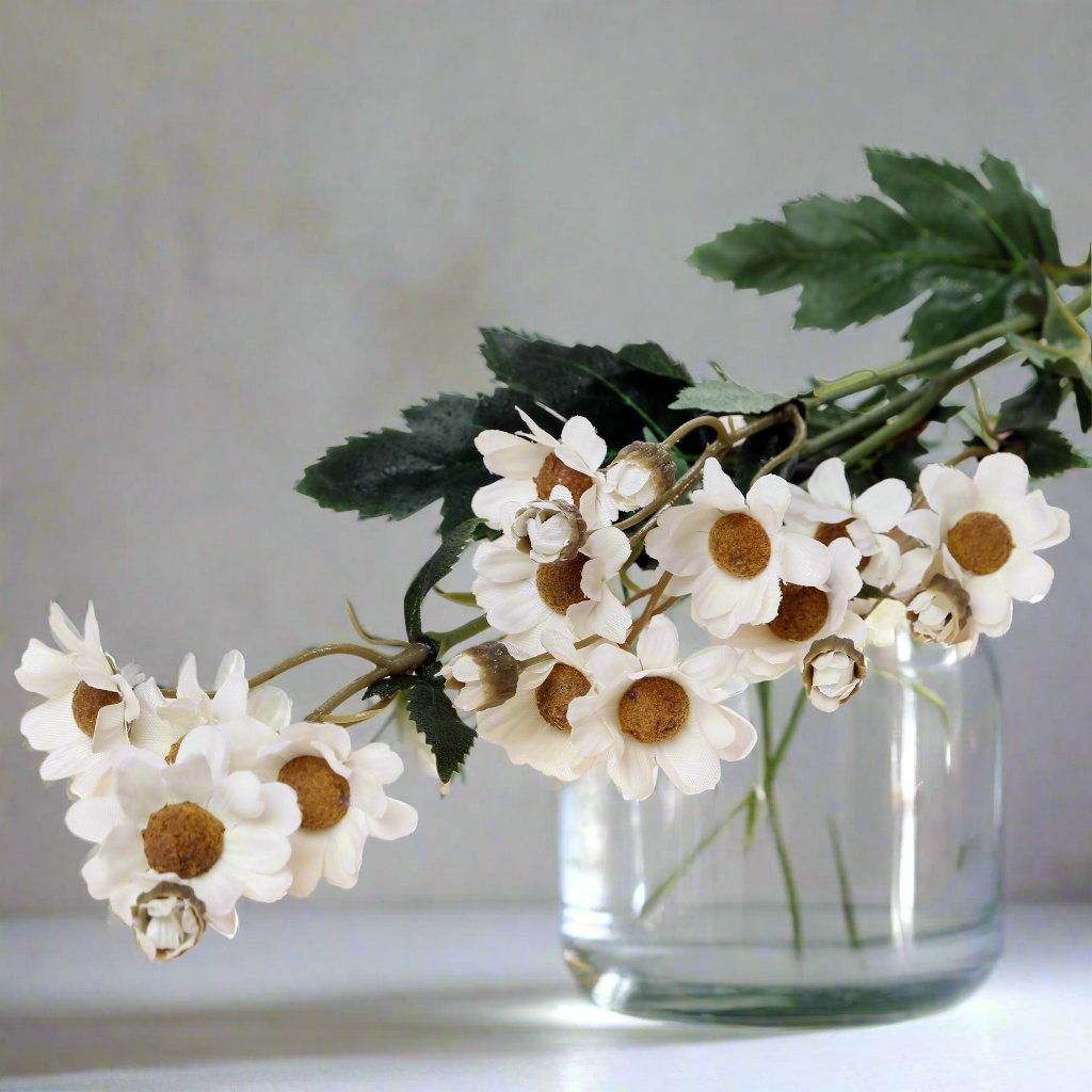 Pretty Faux White Daisy